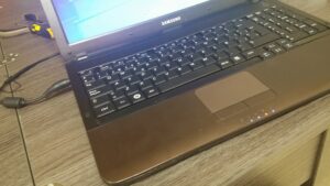 cambio conector portatil laptop dc jack teclado samsung r540-30